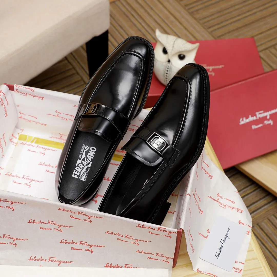 Factory price 420 🔥Ferragamo's new men's casual slip-on shoes🇨🇳Official website original 1:1 mold opening, original quality💯Fine workmanship, high-end luxury☘The upper is made of imported Italian first-layer cowhide🌴🐑leather lining🍓Rubber wear-resistant and non-slip outsole, breathable and comfortable to wear🍍The first choice for high-end men🍉Black, size 38-45